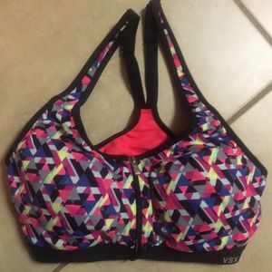 Victoria’s Secret VSX Sports Bra 34B